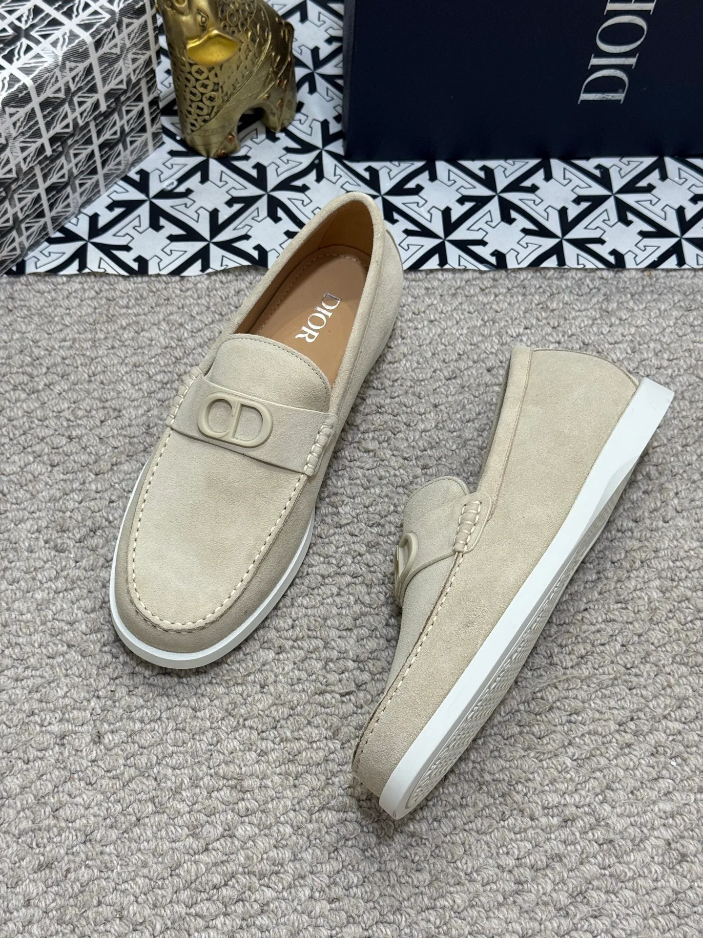 Men's men's shoes 💰480 [New style] 🍺🍺Dior men's casual shoes - a high version of the original one-to-one replica. It is a casual dress shoe. Crafted from luxuriously soft navy suede❤️‍🔥Cow leather lining💘Oblique printed panels on the upper. The lightweight white rubber sole adds sophistication, with an Oblique pattern engraved on the outsole and branding on the back. Size: 38-44 (45, 46 customized